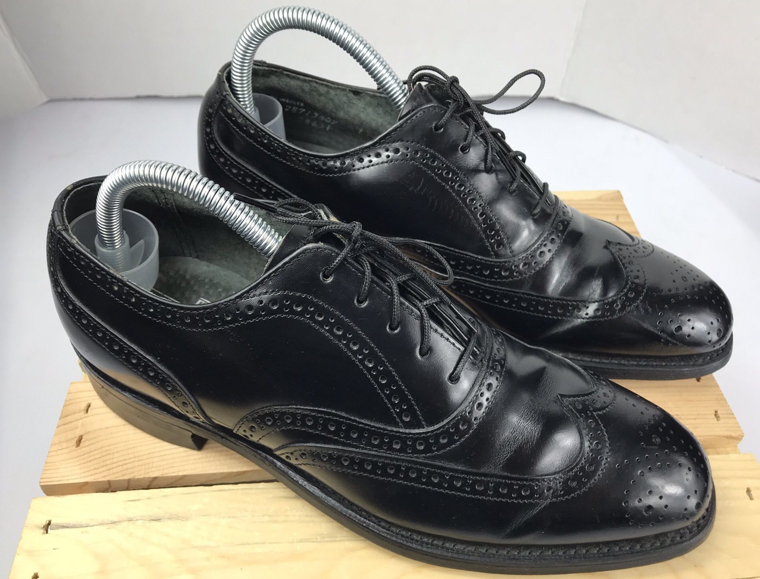 Bostonian Classics Brogued Solid Black Leather Wi… - image 1