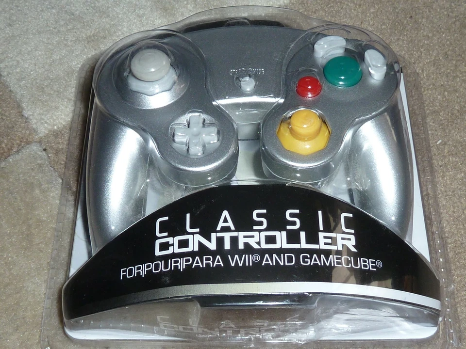 GAMECUBE CLASSIC CONTROLLER GAMEPAD GAME PAD BRAND NEW Silver Nintendo Wii Retro - Image 3 of 3