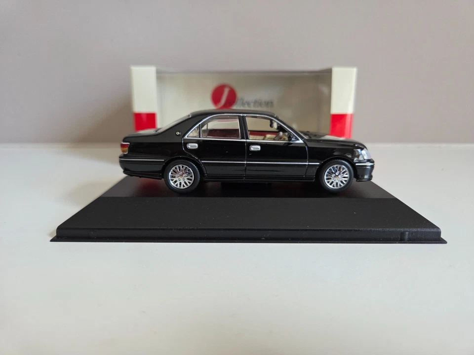 Kyosho J-Collection 1/43 Toyota Crown Saloon G - Negro - 2001 - JC10011BK - Imagen 3 de 4