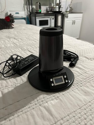 Arizer Extreme Q Desktop   Lightly Used   Excellent Condition