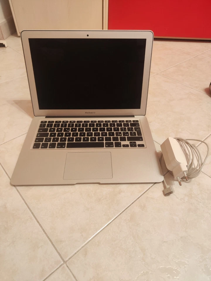 MacBook Air 13-inch A1466 2015 4GB Ram NO SSD HDD, foto 2 di 5