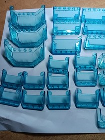 LEGO BULK LOT OF 39 TRANS LIGHT BLUE WINDSCREENS VEHICLE 2X4X2 1X6X3 2X6X2