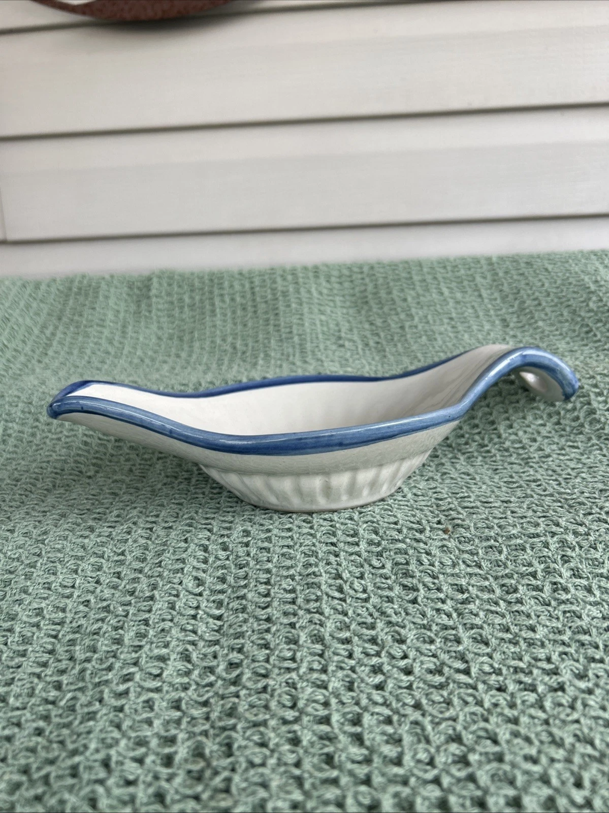 Louisville Stoneware Blue Bands Egg Strainer for Large Egg Maker
Opens in a new window or tab