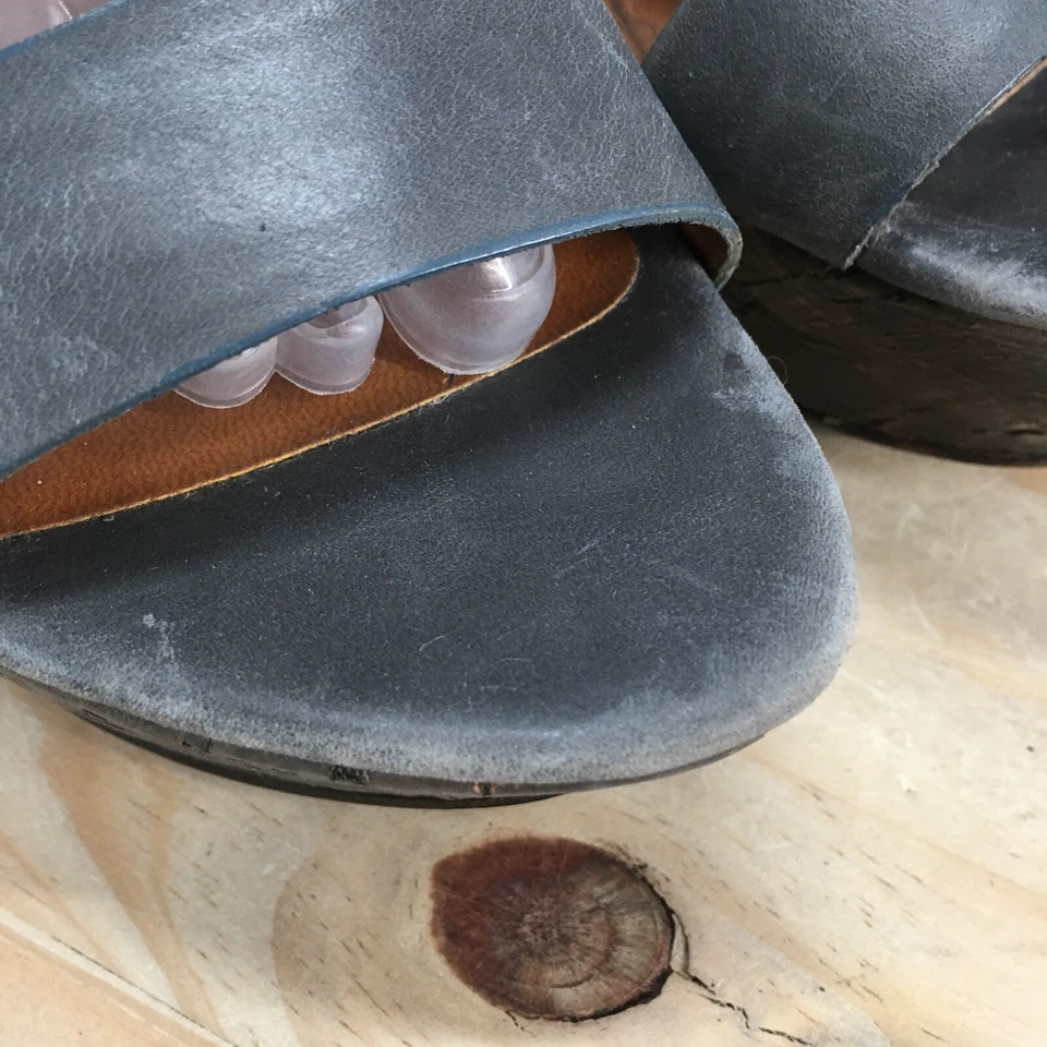 Sandalias Nine West para mujer 5,5 M con correa de hebilla de cuero gris con correa de cuña Foto 4 de 4