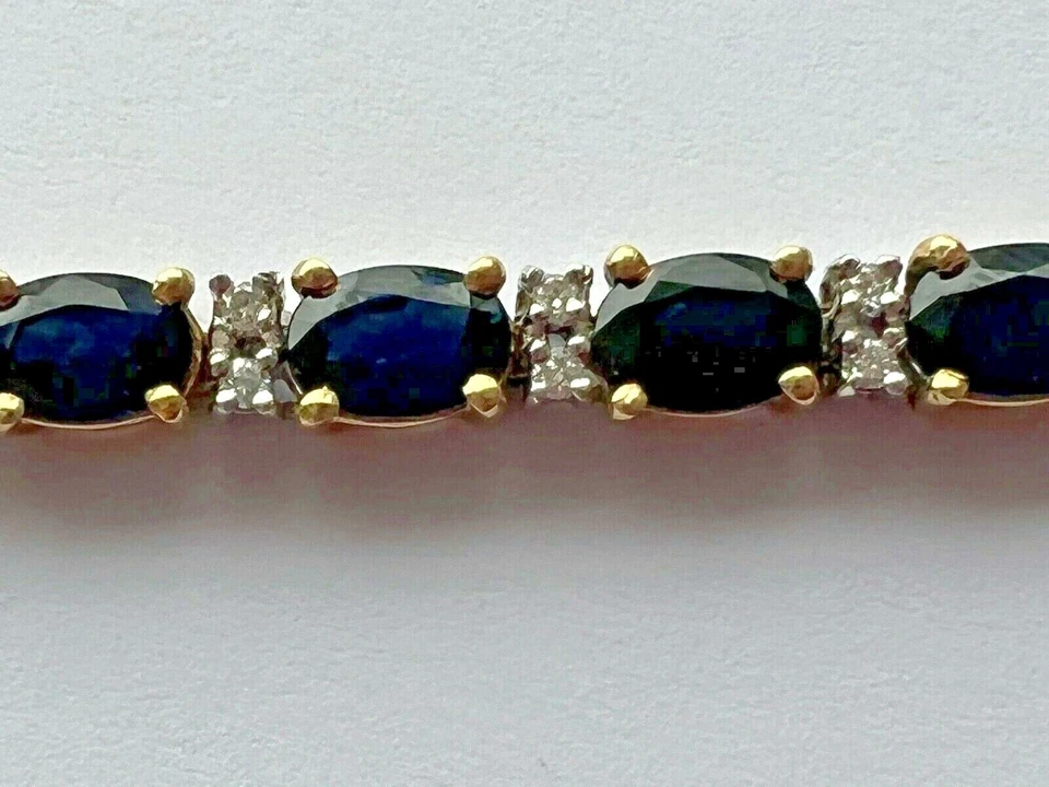 Pulsera de tenis de 5 quilates enchapada en oro amarillo de 14 k con zafiro azul creado en laboratorio Foto 4 de 4