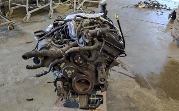 2005-2009 LAND ROVER LR3 4.4L Engine Assembly 8 Cylinder OEM - Image 2 of 2