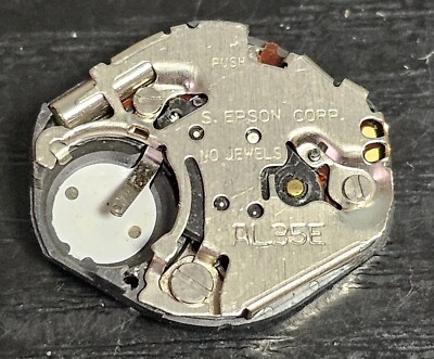 Epson Seiko AL35 E Quarz Bewegung Uhren Not Tested für Parts/Restore As-Is