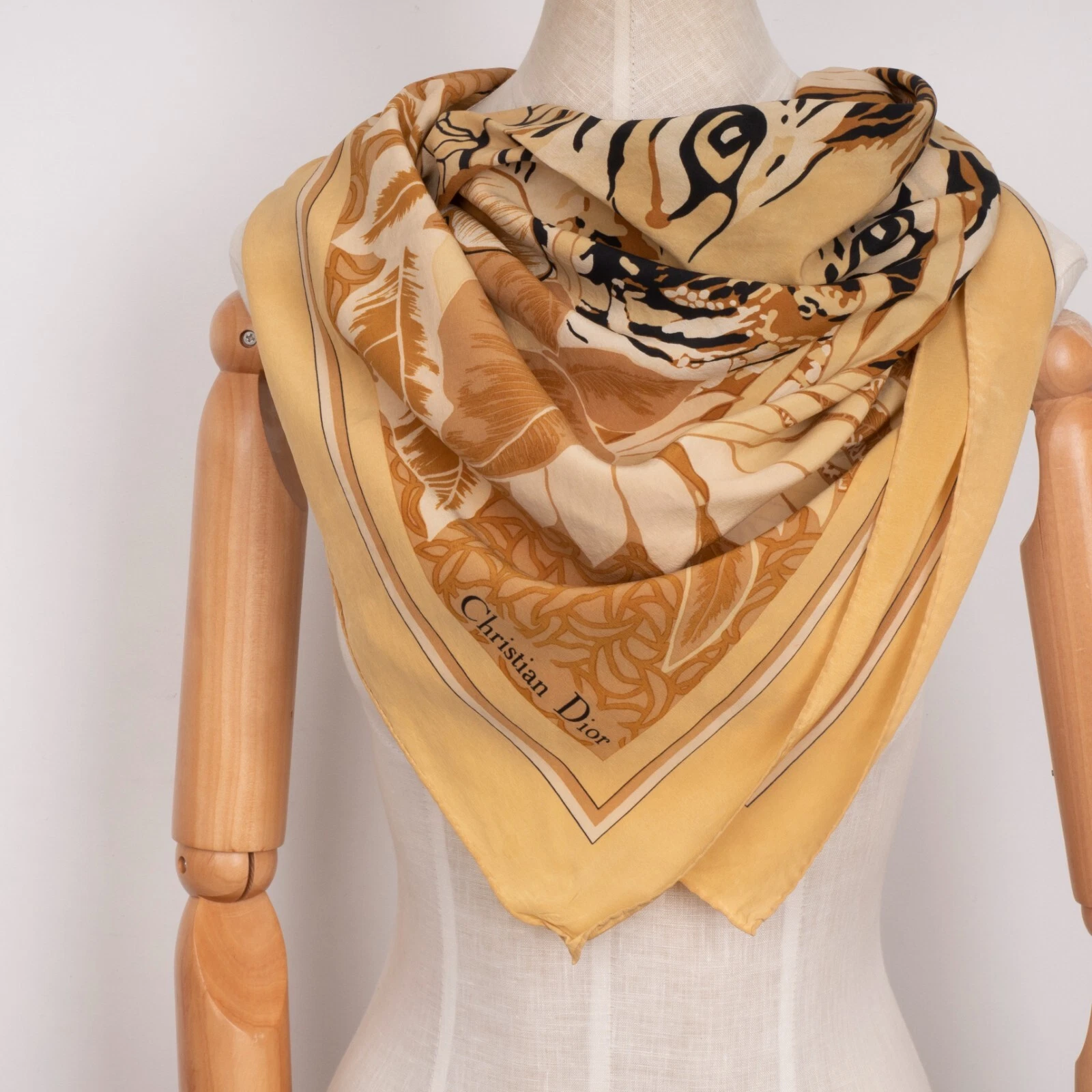 Foulard carré femme CHRISTIAN DIOR motif tigre et fleurs 86 cm*86 cm / 34