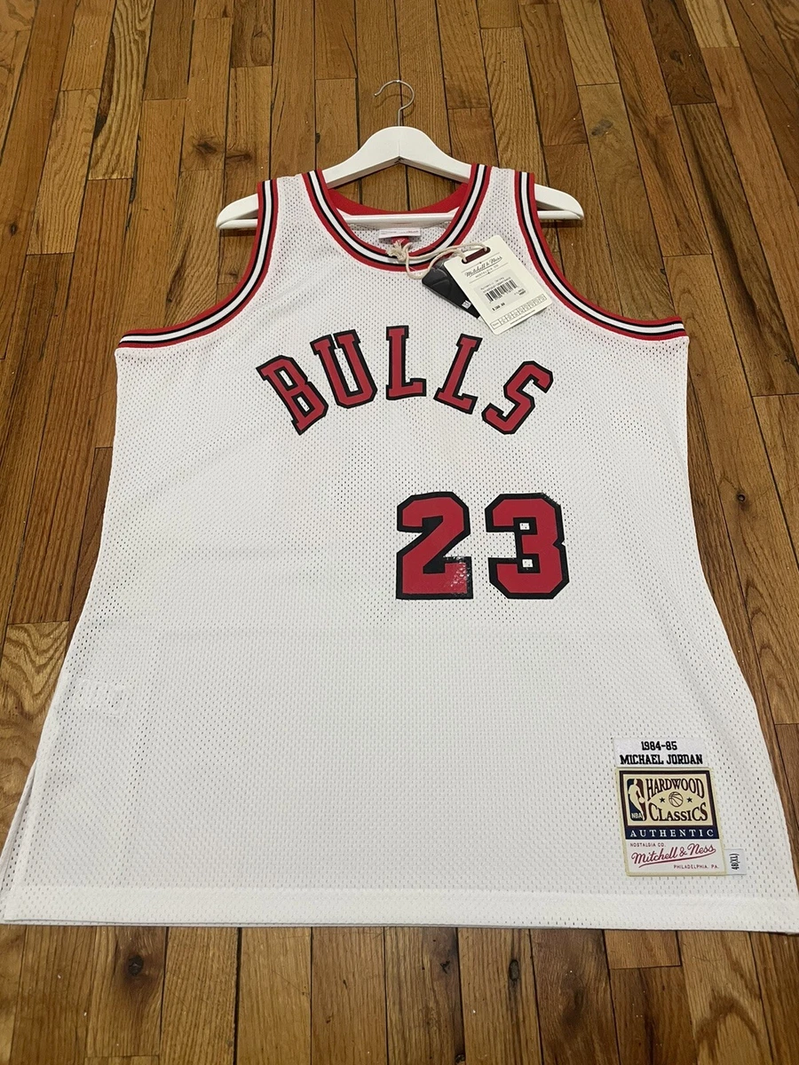 Mitchell & Ness Authentic Jersey Chicago Bulls 1984-85 Michael Jordan