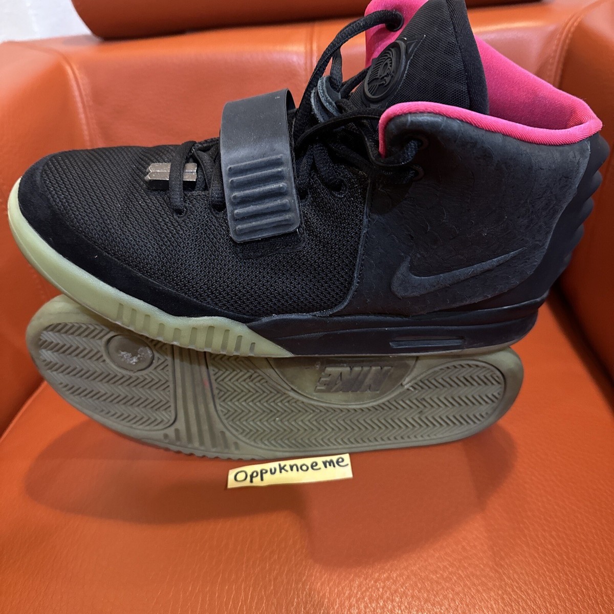 nike air yeezy 2 oreo
