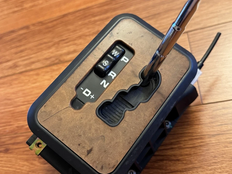 Selector de montaje de palanca de cambios OEM 2000-2002 Mercedes-Benz W210 E320 E430 Foto 2 de 4