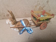 stary kartonowy zając wielkanocny z wózkiem pojemnik na cukierki