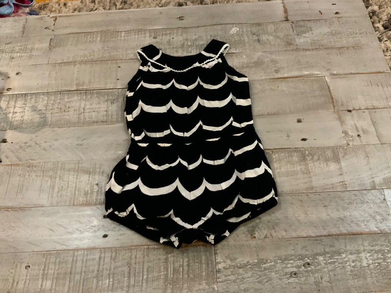 Girls Old Navy romper size 3-6 months sleeveless multicolor 