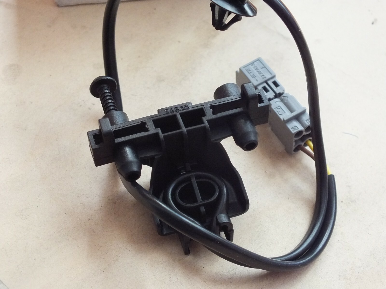 New Genuine BMW & MINI passenger seat position sensor 65779364552  
