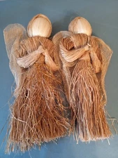 Pair Of Vintage Straw And Raffia Angels To Craft With