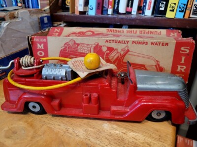 VERY NICE SELDOM SEEN VINTAGE FRICTION 1940s LINCOLN LINE PUMPER FIRE TRUCK W/BX