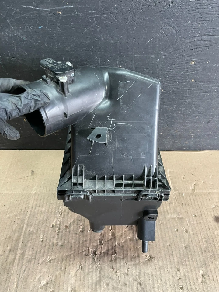 Lexus RX450h Air Cleaner Filter Box OEM 17812-0v030 M8966 DG - Image 2 of 4