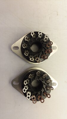 EATON D3PA5 SOCKET PANEL MOUNT FOR D3 11 PIN 10 AMP 260 VAC LOT OF 2 NNB