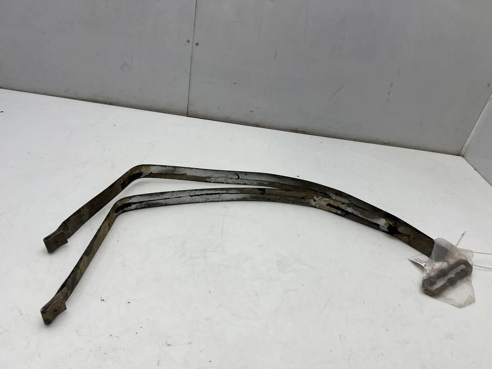 Juego de correas para tanque de combustible Chevy G10 G20 G30 1987-1995 33 galones gasolina solo OEM Foto 2 de 2