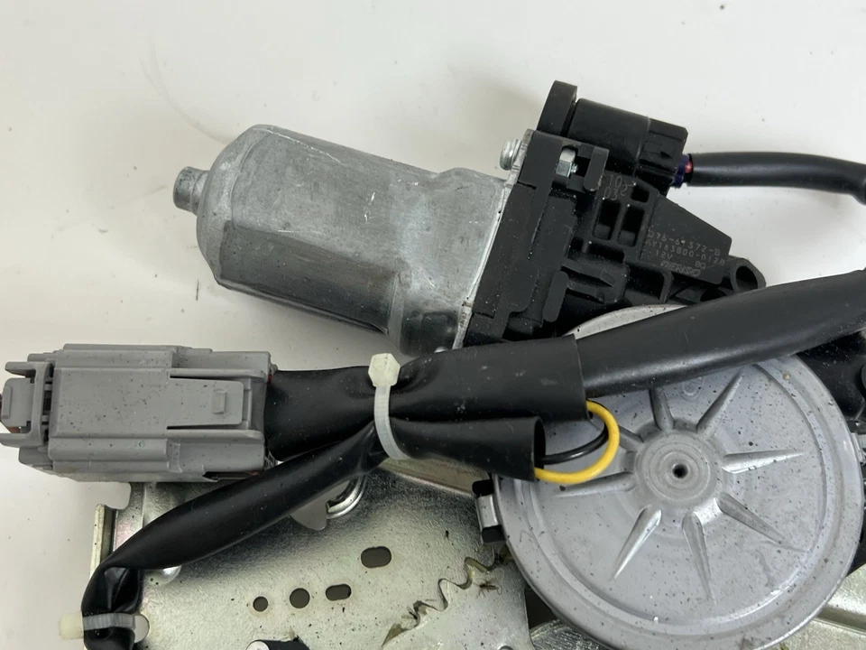 2014 JEEP CHEROKEE TAILGATE LOCK ACTUATOR W/MOTOR OEM - Image 3 of 4