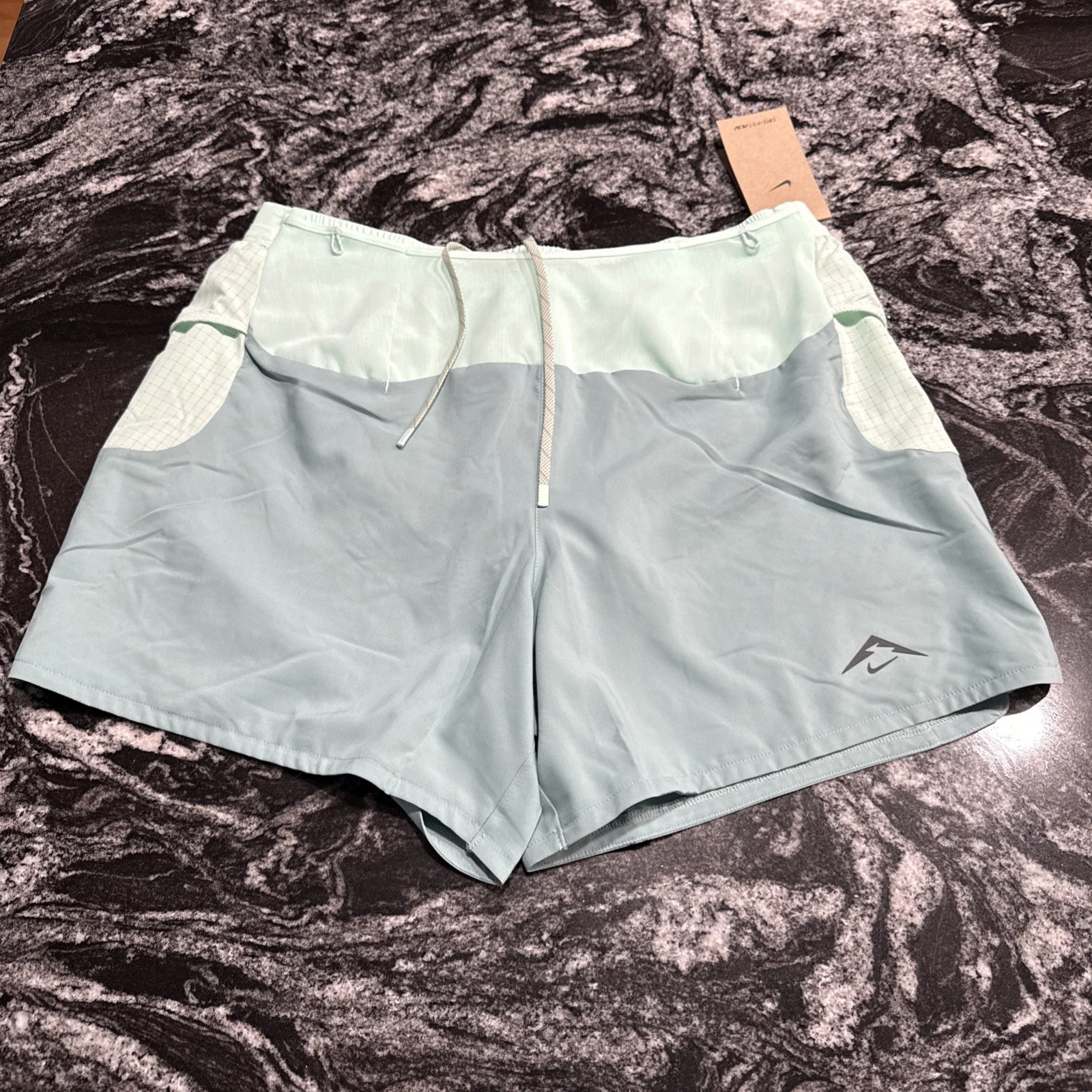 Nike Trail Dri-fit ADV Second Sunrise 5" Running Shorts Men's Medium HJ3572-017
Opens in a new windo