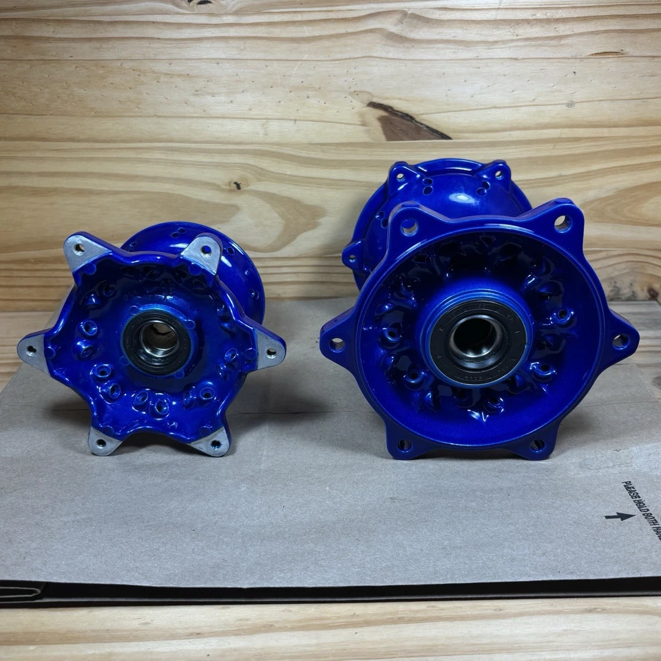 Bujes de rueda delanteros y traseros Yamaha YZ125 YZ250 1999-2025 OEM recubiertos de polvo azul Foto 2 de 4