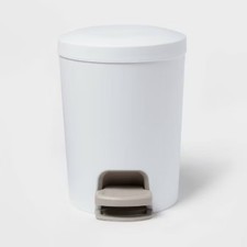 1.6gal White Step Trash Can, Round Pedal-Operated Compact Bathroom