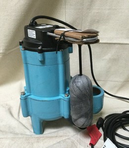 little giant submersible sewage pump