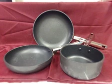 3 PIECE JCPENNY HOME COLLECTION PROFESSIONAL GORMET PAN SET *PRE-OWNED AND USED*