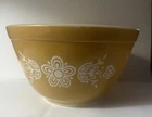 Pyrex Vintage Mixing Bowl #401 Butterfly Gold  1 1/2pt