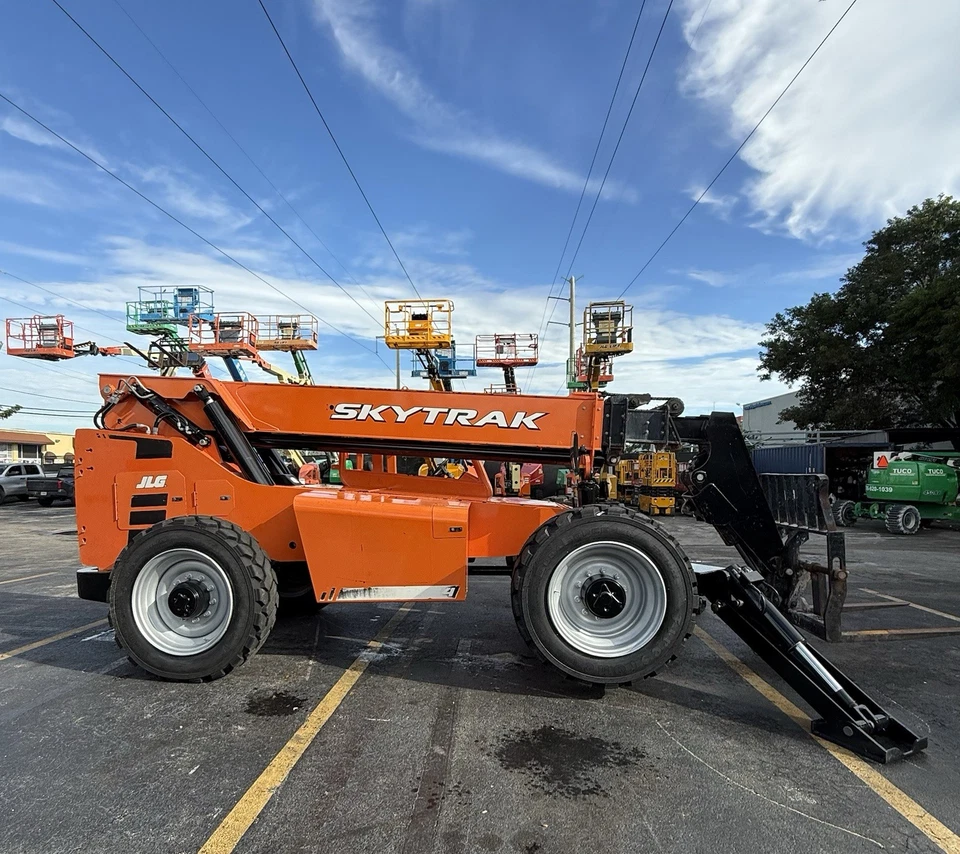 Skytrak 10054 2017 manipulador telescópico diésel 10.000 lb Foto 4 de 4