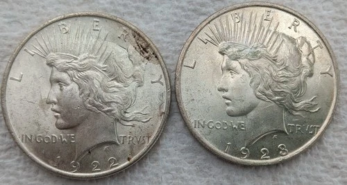 1922 P 1923 P PEACE DOLLAR PAIR AU
