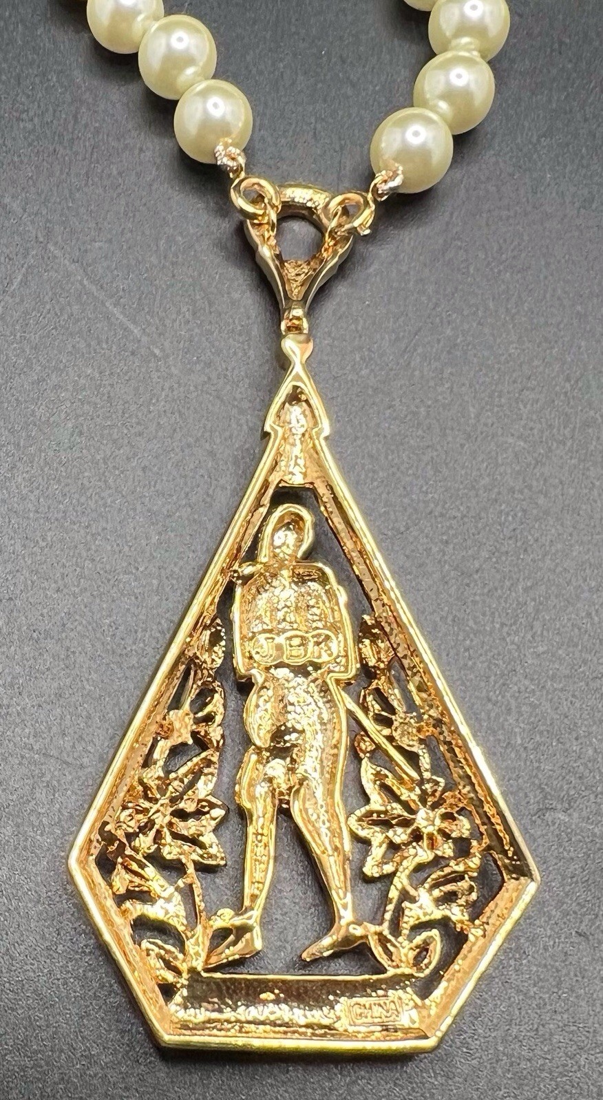 Camrose & Kross JBK Jacqueline Kennedy Egyptian Revival Pendant Necklace Pearls