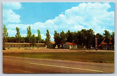 Ortonville Minnesota Roadside View~Wally's Poplar Motel Sign~Vintage Postcard