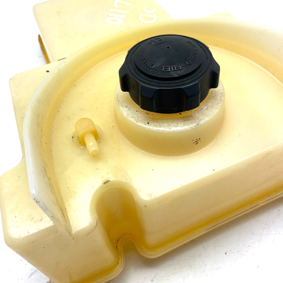 John Deere L110 Fuel Tank (Built In Pickup) GY21102 eBay