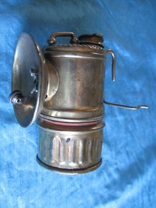 Early Vertical Justrite 3 Cap Brace Miner's Carbide Brass Underground Lamp