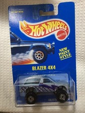 🔥🔥🔥🔥1995 Hot Wheels Blue Card Main Line Blazer 4X4 HW05🔥🔥🔥🔥