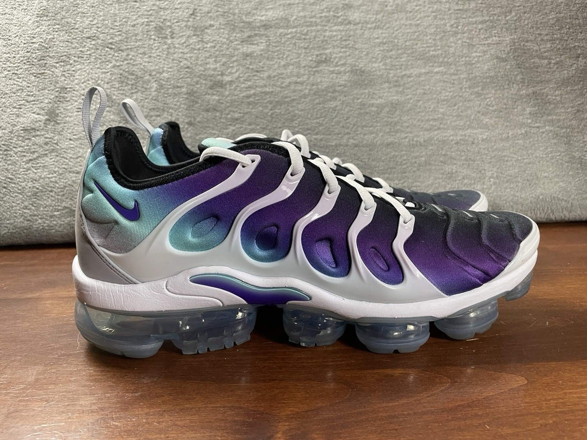 vapormax plus white and purple