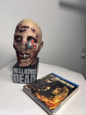 AMC The Walking Dead Season 2 Zombie Head Figure 11  - Screwdriver in Eye