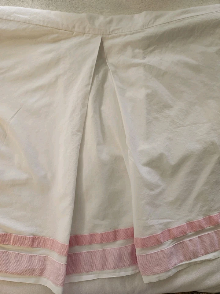 Saia berço de algodão orgânico Pottery Barn Baby Kids acabamento em fita rosa branca 28x52x16 - Imagem 2 de 4