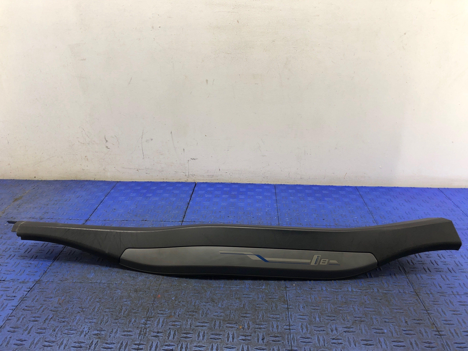 2014-2019 BMW I8 FRONT LEFT DOOR SILL PLATE TRIM PANEL COVER 51477314937 OEM