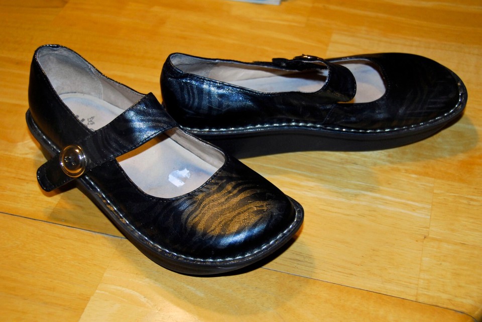 alegria shoes on sale size 39