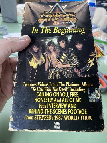 Stryper-By His Strypes: 25 Year Visual History Book 84-09 (2010) + VHS + Autos - Bild 12 von 23