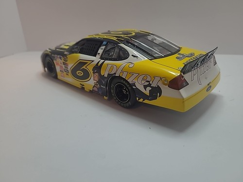Autographed Nascar diecast 1:24 scale Mark Martin Batman Owners Series 1 of 7560 - Picture 13 of 23