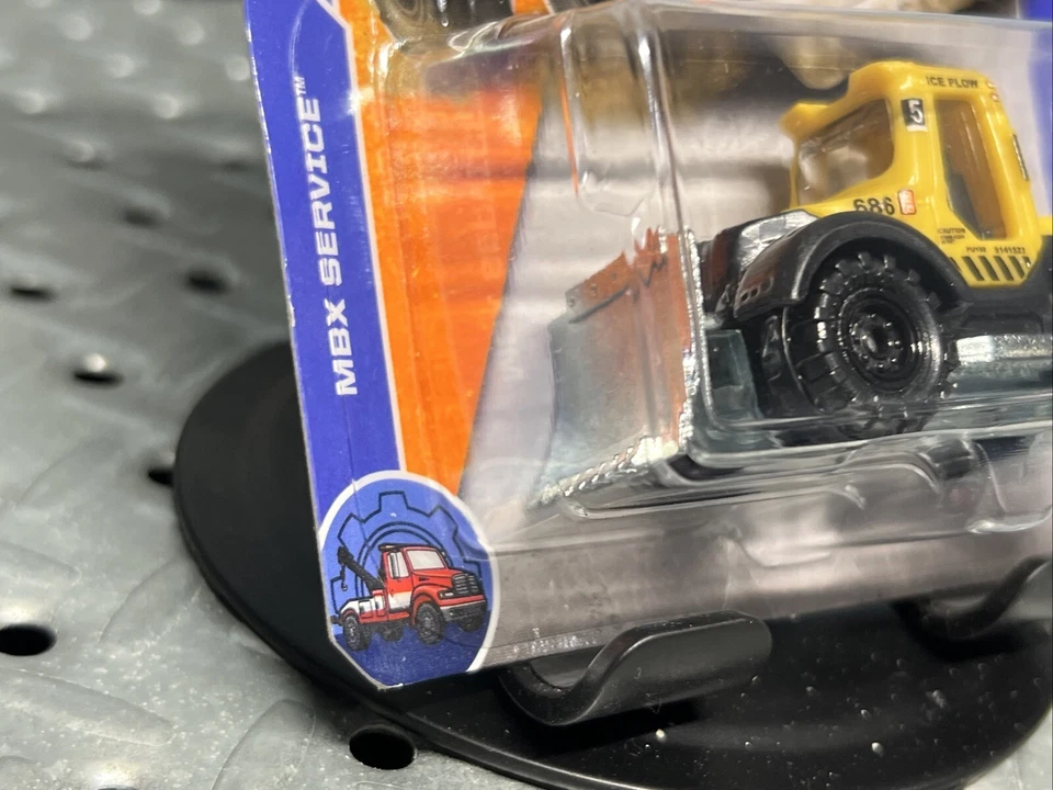 Matchbox #51 Plowverizer™ 2018 (arado tractor) amarillo | negro | arado | nuevo en paquete Foto 4 de 4