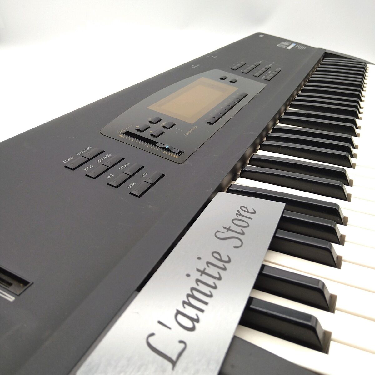 Korg 01 W FD 61-Key Music Workstation Keyboard Synthesizer Korg 01 W FD 61-Key Music Workstation Keyboard Synthesizer