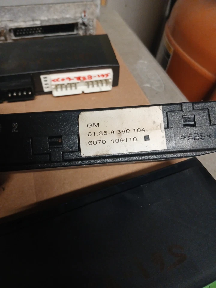 Huge Lot Of 1989 BMW 535i Control Modules And Relays - Image 4 of 4