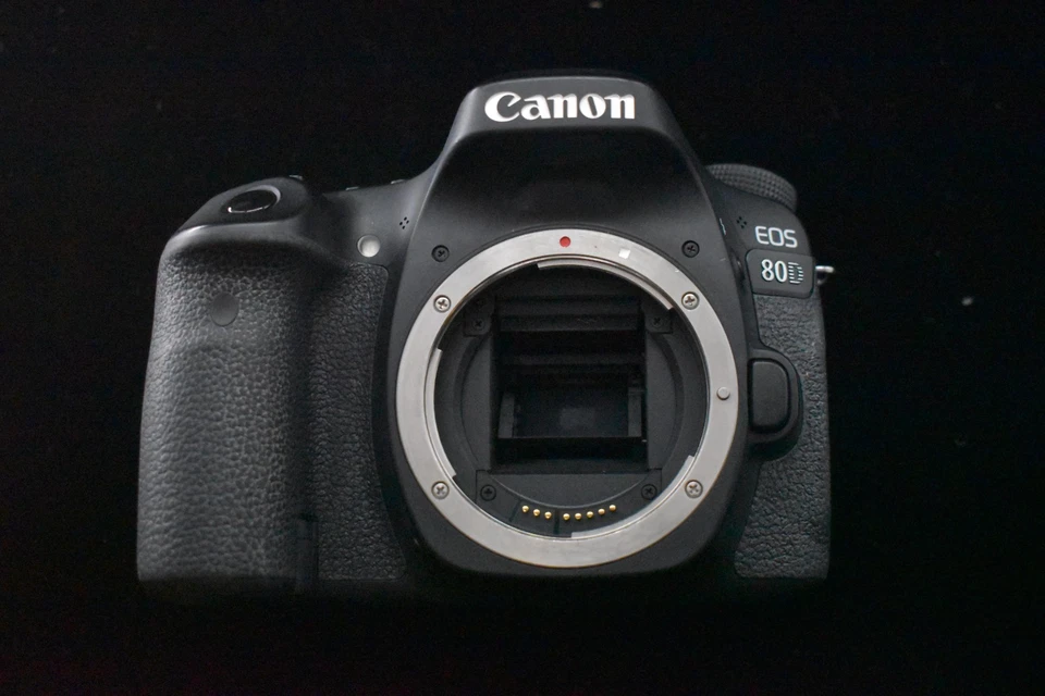[US Duty Paid] Canon EOS 80D Digital Camera + EF-S 18-135mm IS USM Lens 8201 - Image 4 of 4