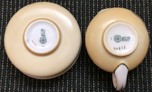 John Peel Coaching Royal Doulton Small Creamer and Open Sugar Yellow Coach #2 - Picture 11 of 11