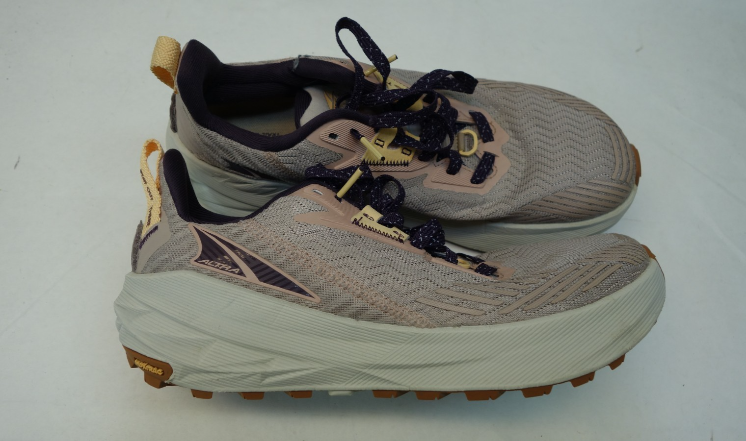 Altra Experience Wild Womens Taupe Trail Running Shoes Size 8 US 39 EU